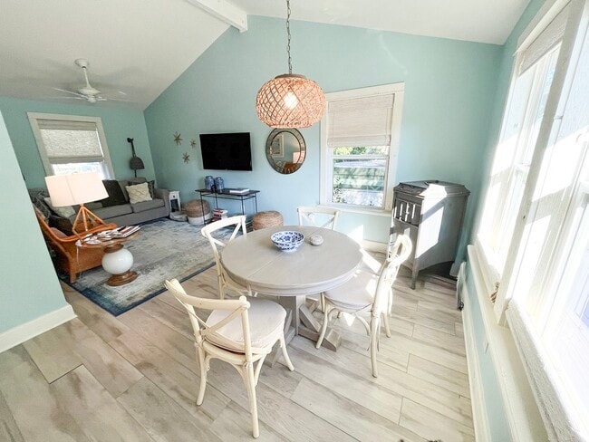 Building Photo - 3012 Avenue O 1/2