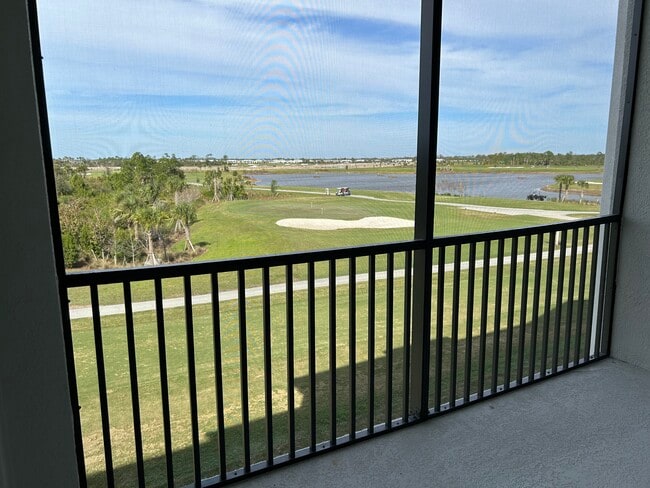 Building Photo - 12180 Wellen Golf St