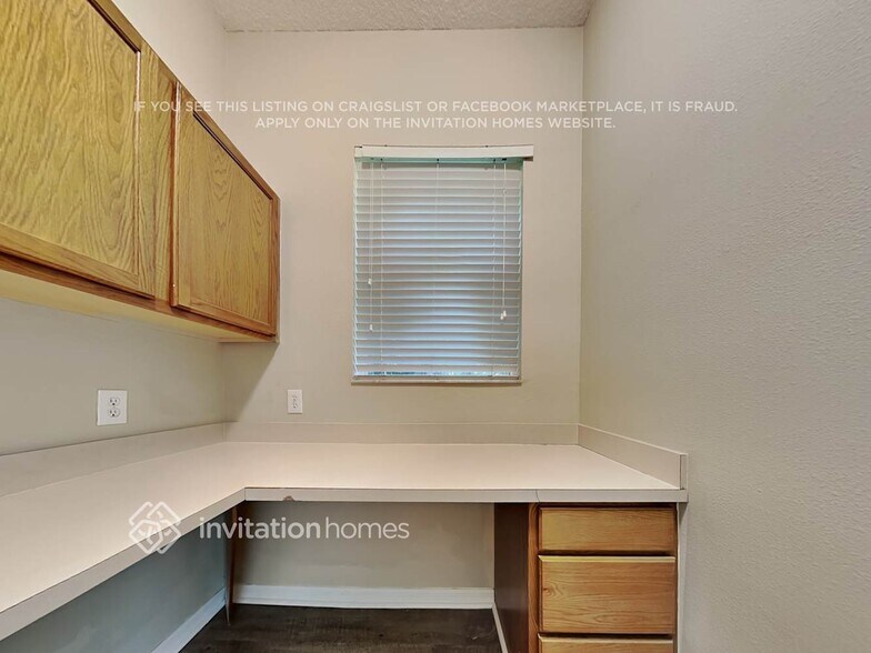 Building Photo - 1150 Helmsdale Dr