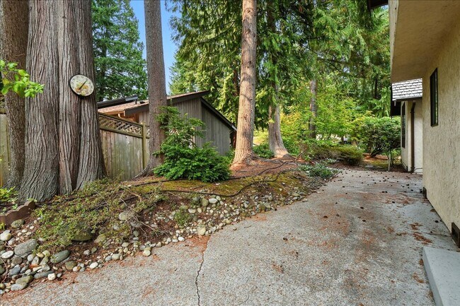 Building Photo - 3bd/2.25ba Edmonds House