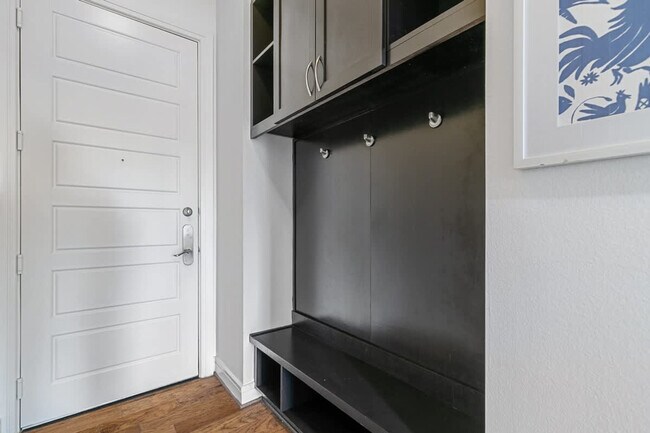 Building Photo - 101 Bowen St