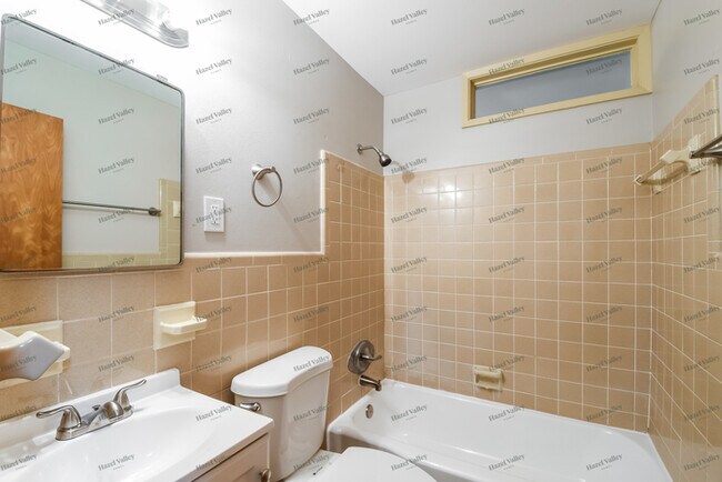 Building Photo - 1060 Preakness Ln