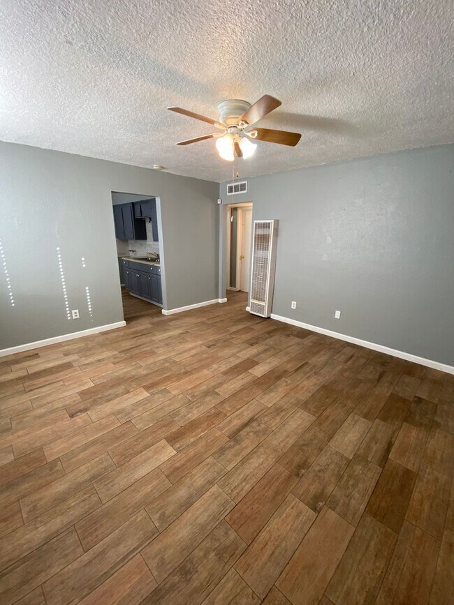 Building Photo - 600 N St