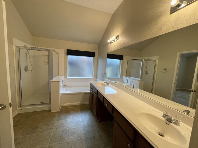 Building Photo - 1371 Stone Rim Loop