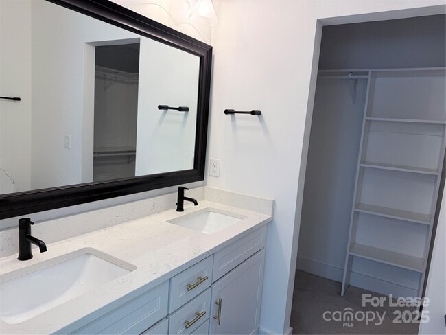 Building Photo - 2009 Hamorton Pl