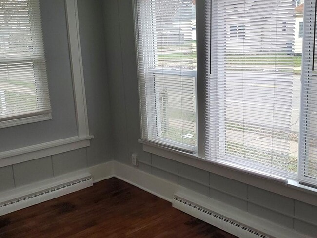 Building Photo - 709 S Ironwood Dr