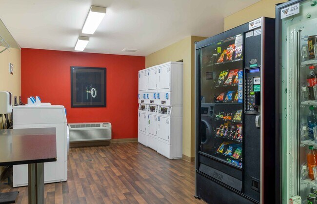 Building Photo - Furnished Studio-Hartford - Meriden