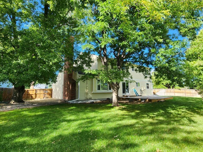 Building Photo - Beautiful 4 Bedroom Home on Cul Du Sac Wit...