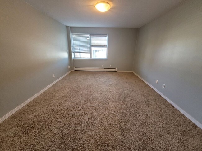 Building Photo - Prime Location 1BR with Luxe Finishes & Amenities - Available August 1st!