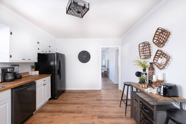 Building Photo - 18160 High Springs Main St