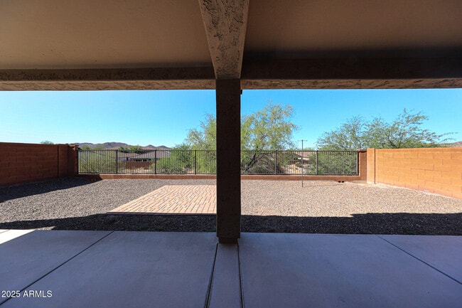 Building Photo - 9121 W Plum Rd