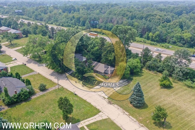 Building Photo - Available Now! Carmen Ainsworth Schools - Water included - SIDE BY SIDE DUPLEX