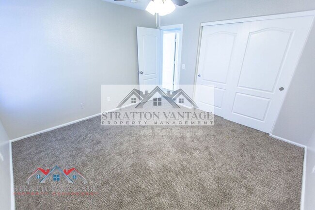 Building Photo - 16627 W McKinley St