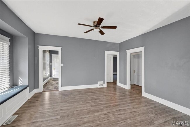 Building Photo - 221 Lebanon Ave