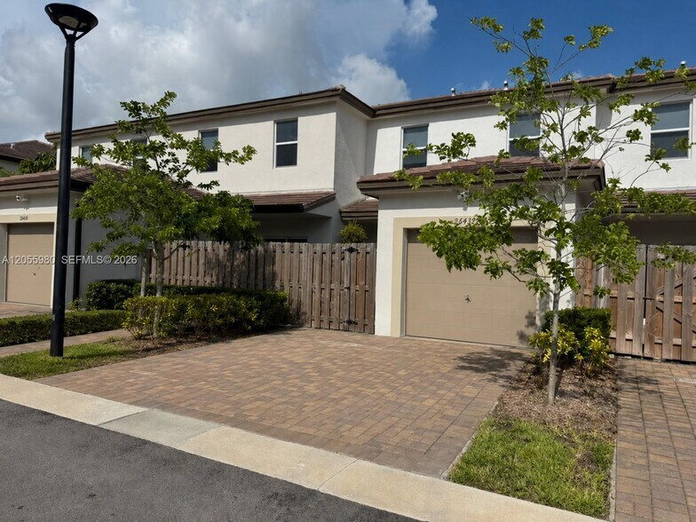 Building Photo - 26437 SW 149th Ave