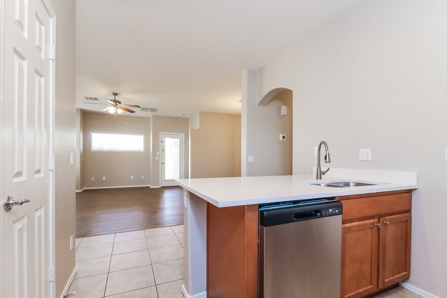 Building Photo - 17792 W Paradise Ln