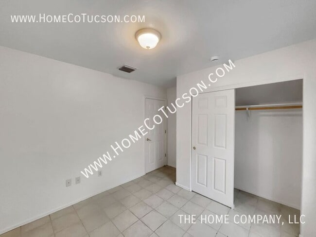 Building Photo - 750 W 41st St