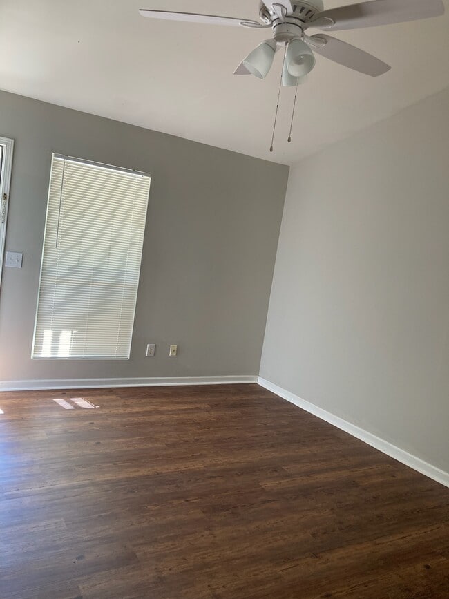 Building Photo - 240 Jacobs Way