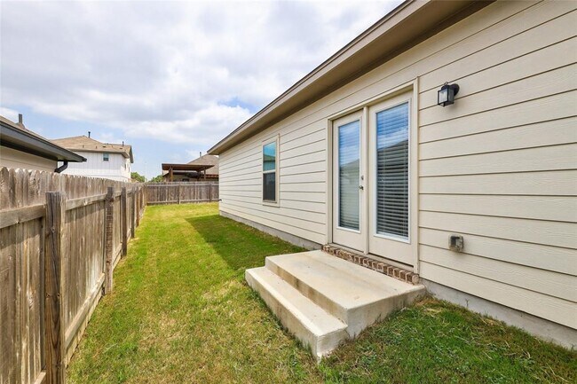 Building Photo - 413 Callahan Ln