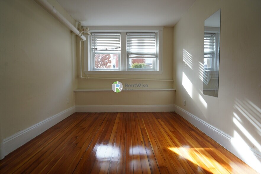 Building Photo - 7 Mt Hood Rd