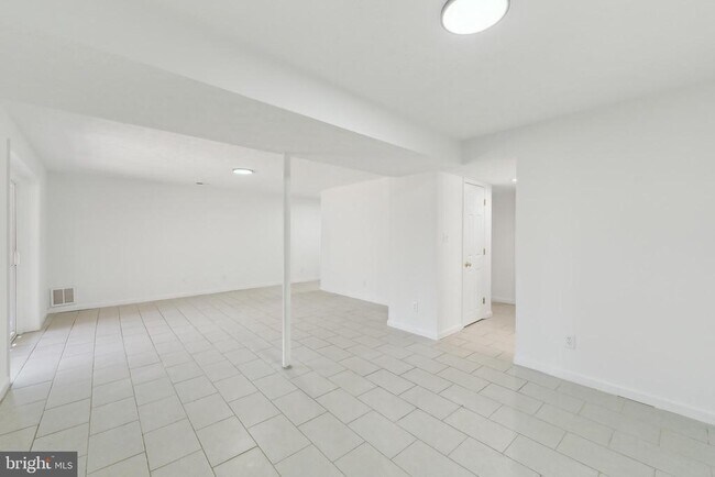 Building Photo - 21 Zinn Way