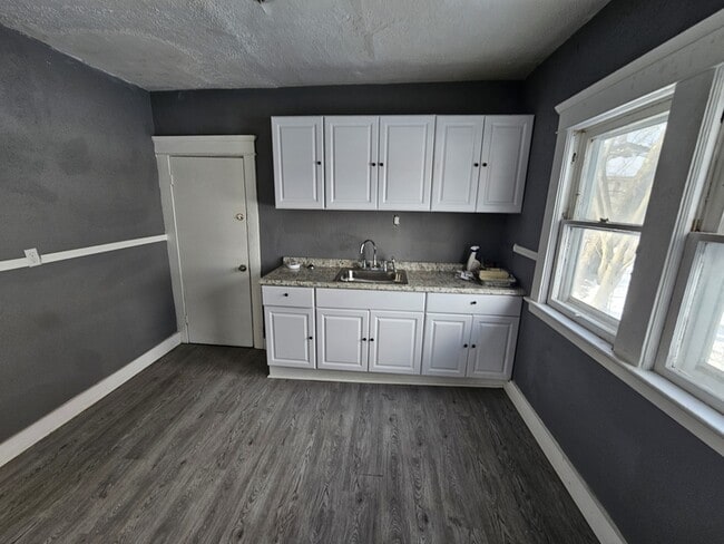 Building Photo - 778 Eddy Rd