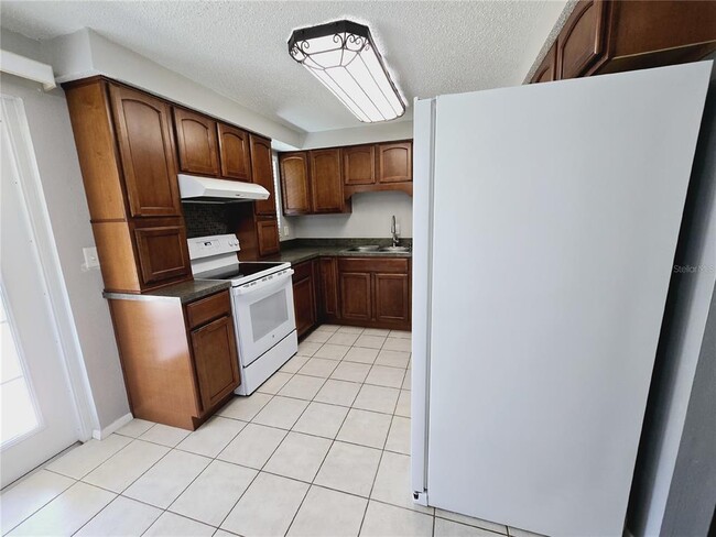 Building Photo - 1402 N Bracewell Dr