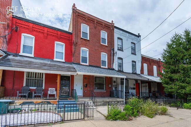 Building Photo - 948 Belmont Ave