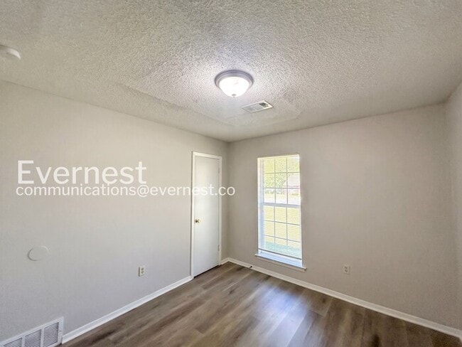 Building Photo - 3565 Corsica Dr