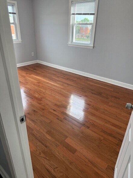 Building Photo - 2211 Vailthorn Rd