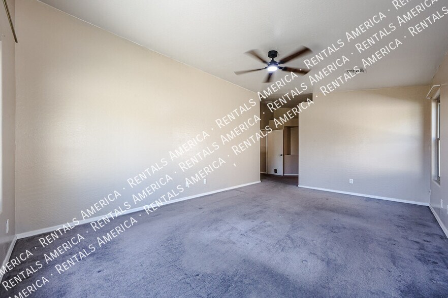 Building Photo - 9714 W Heber Rd