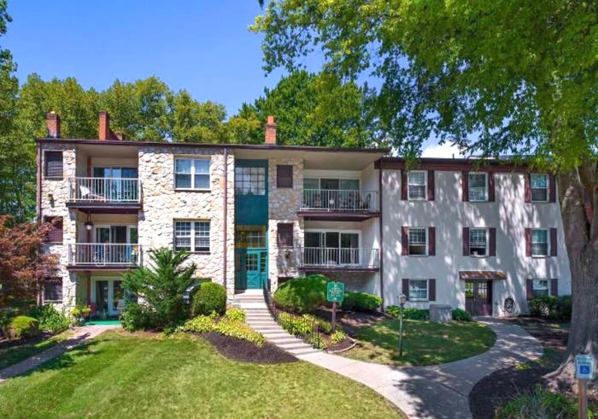 Building Photo - 429 Drummers Ln