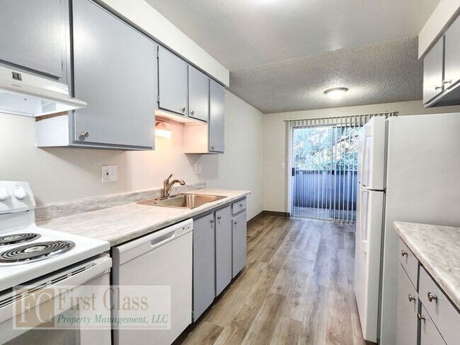 Building Photo - 1376 NE 186th Ave