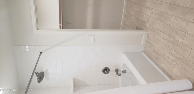 Building Photo - 4440 E Campbell Ave
