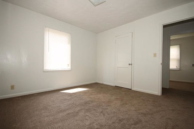 Building Photo - 324 W Home St