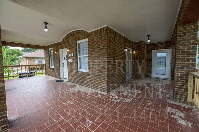 Building Photo - Spacious 4-Bedroom 2-Bathroom Home