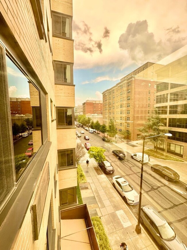 Building Photo - 2141 I St NW