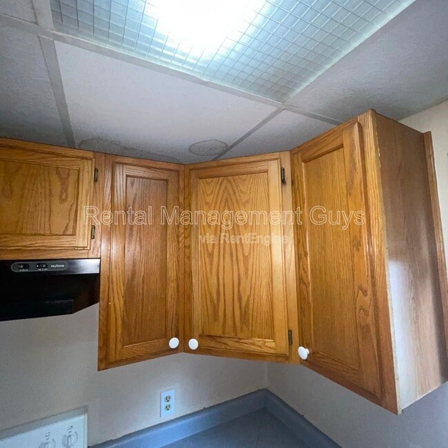 Building Photo - 3319 Longfellow Ave