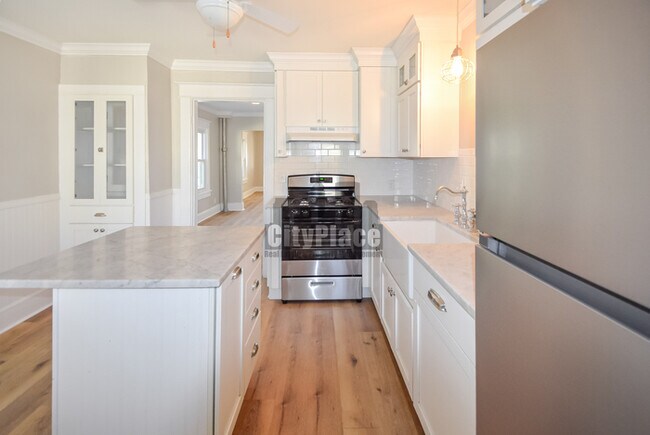 Building Photo - 2012 Olive St