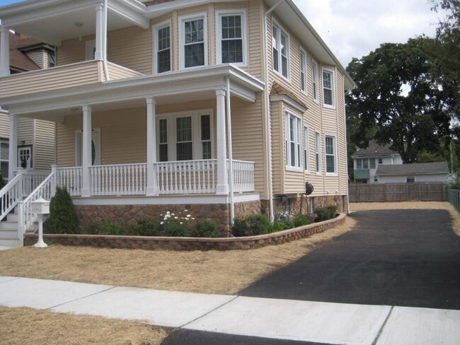 Building Photo - 54 Baker Ave