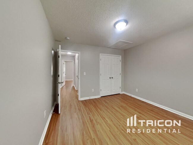 Building Photo - 1802 Bellwick Dr