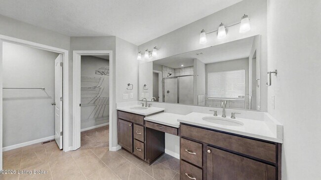 Building Photo - 15802 Stonehouse Ct