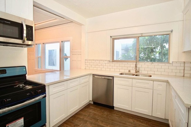 Building Photo - 1325