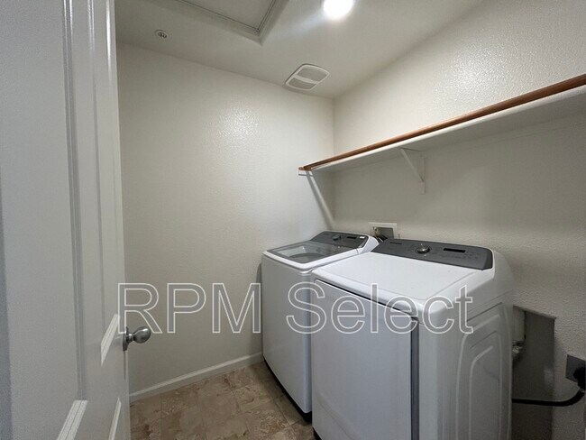 Building Photo - 4424 Ibiza Island Way