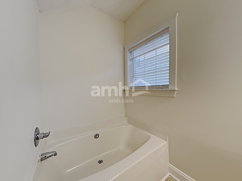 Building Photo - 13429 Glencreek Ln