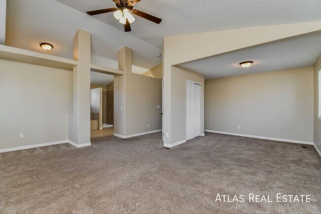 Building Photo - 2115 Hibbard Ln