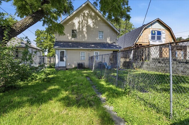 Building Photo - 453-453 S Keystone Ave
