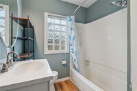 Building Photo - 632 34th St SE