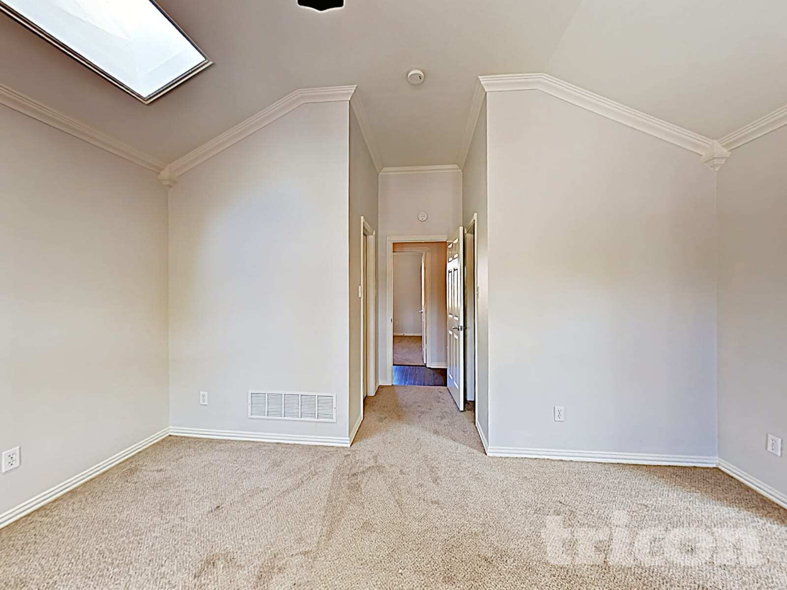 Building Photo - 1202 Mission St