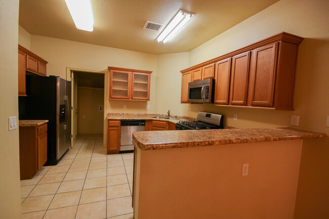 Building Photo - 5806 Redstone Rim Dr